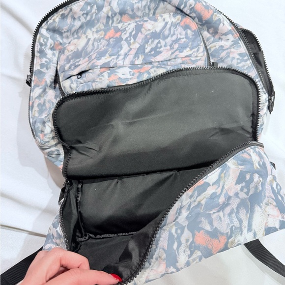 FLX Women's Backpack - Picture 2 of 5